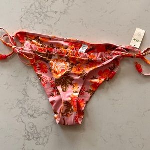 Cheeky bikini bottoms